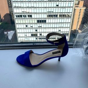 New With Box! Nine West Blue Suede Peep Toe Size 8.5 Kitten Heel Leisa